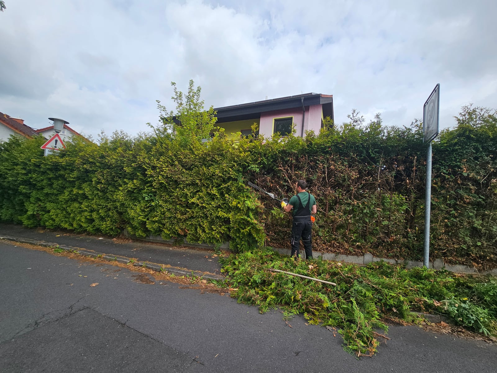 Heckenschnitt im Einsatz